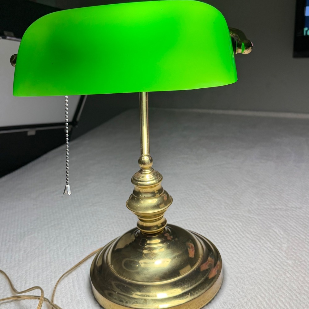 Vintage Bankers Lamp Green Glass Shade Brass Base Desk Light AG-4559